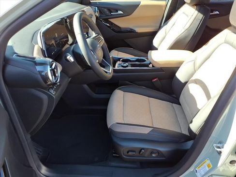 New 2026 Chevrolet Equinox ACTIV image 5