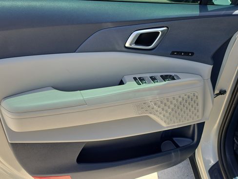 Certified 2025 Kia Carnival EX FWD image 19
