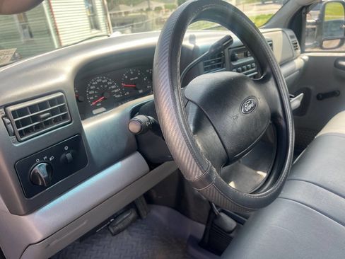 Used 2004 Ford F250 XL AWD/4WD image 9
