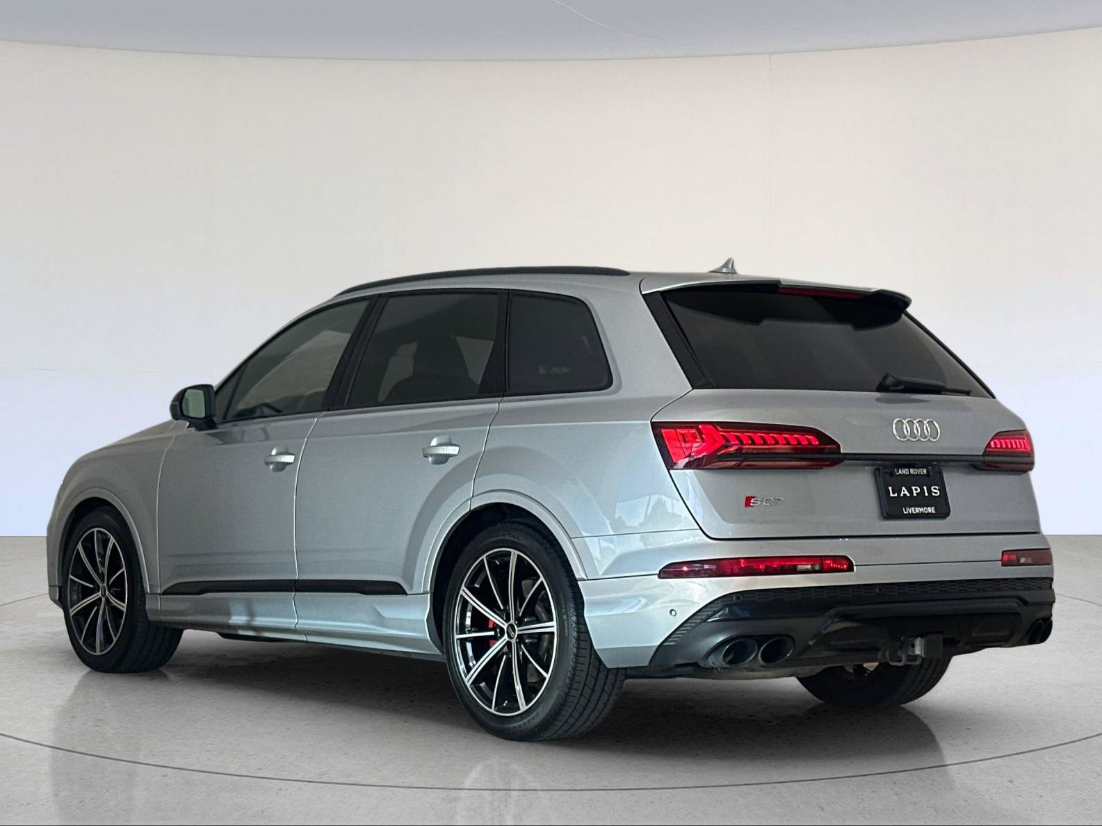 Used 2023 Audi SQ7 Premium Plus w/ Black Optic Package AWD/4WD image 4
