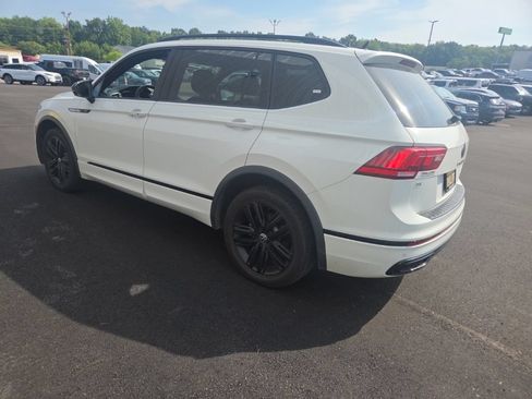 Used 2022 Volkswagen Tiguan SE R-Line FWD image 6