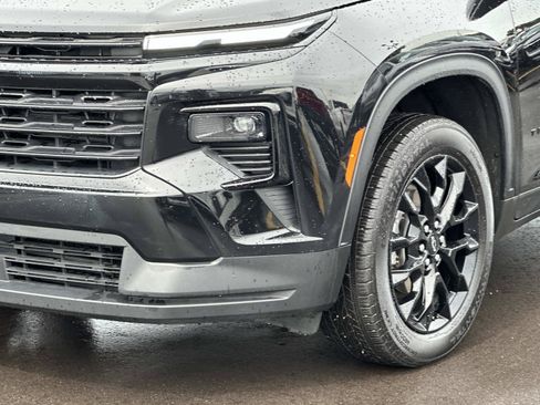 Used 2024 Chevrolet Traverse LS w/ Midnight/Sport Edition FWD image 7