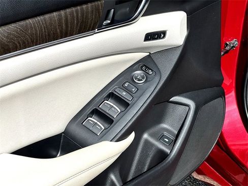 Used 2019 Honda Accord EX-L image 12
