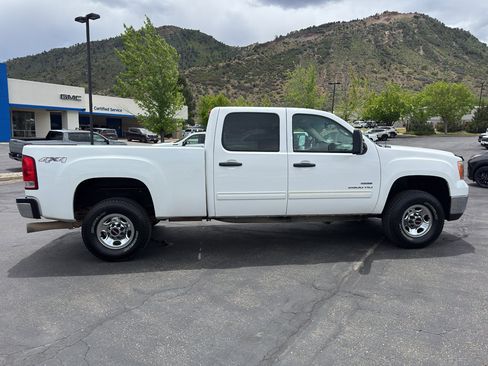 Used 2010 GMC Sierra 2500 SLE AWD/4WD image 8