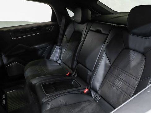Used 2024 Porsche Cayenne Turbo GT image 10