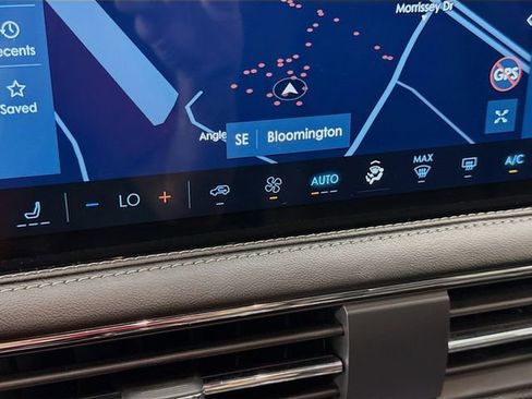 Used 2023 Lincoln Corsair Reserve image 16