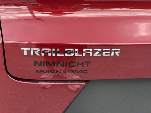 Certified 2025 Chevrolet TrailBlazer LT w/ Convenience Package FWD image 30