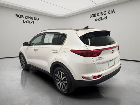 Used 2017 Kia Sportage EX w/ EX Technology Package FWD image 3