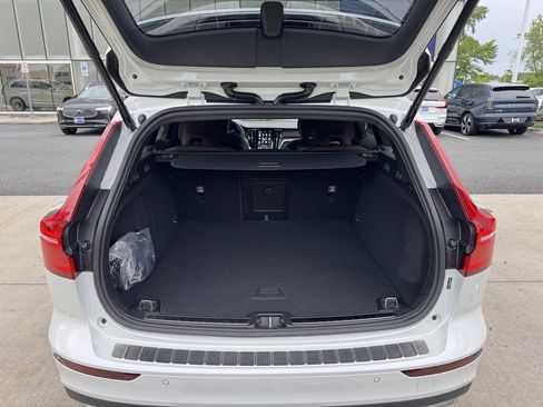 New 2026 Volvo V60 B5 Cross Country Ultra w/ Climate Package image 29