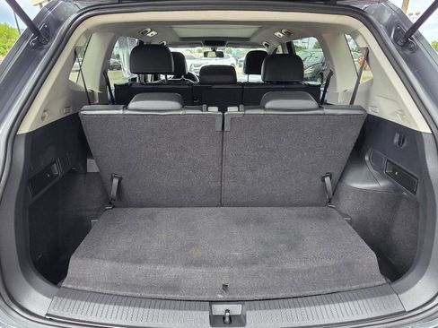 Used 2021 Volkswagen Tiguan SE FWD image 31