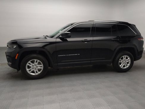 Used 2023 Jeep Grand Cherokee Laredo AWD/4WD image 2