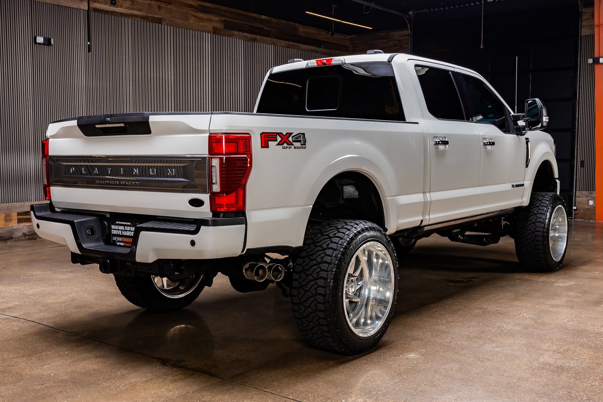 Used 2022 Ford F250 Platinum w/ FX4 Off-Road Package AWD/4WD image 9