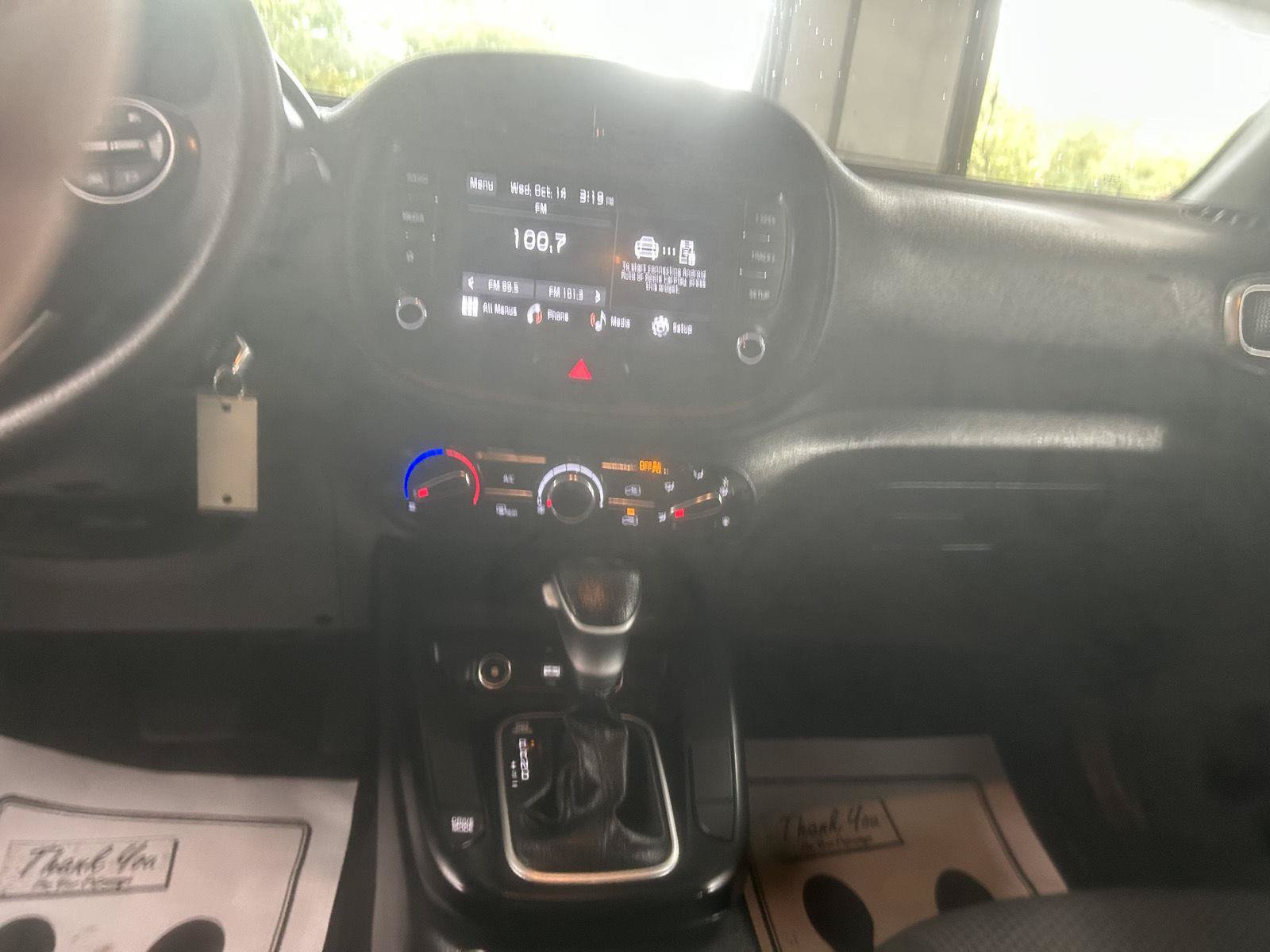 Used 2024 Kia Soul LX w/ Option Group 015 FWD image 17