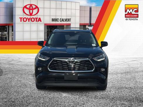 Used 2025 Toyota Highlander Limited FWD image 8