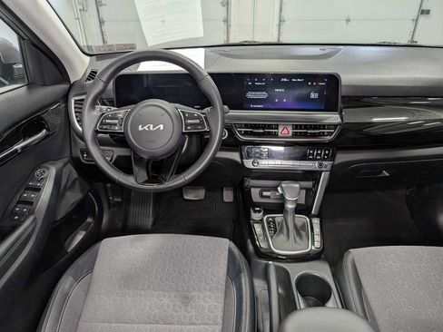 Used 2024 Kia Seltos S AWD/4WD image 17