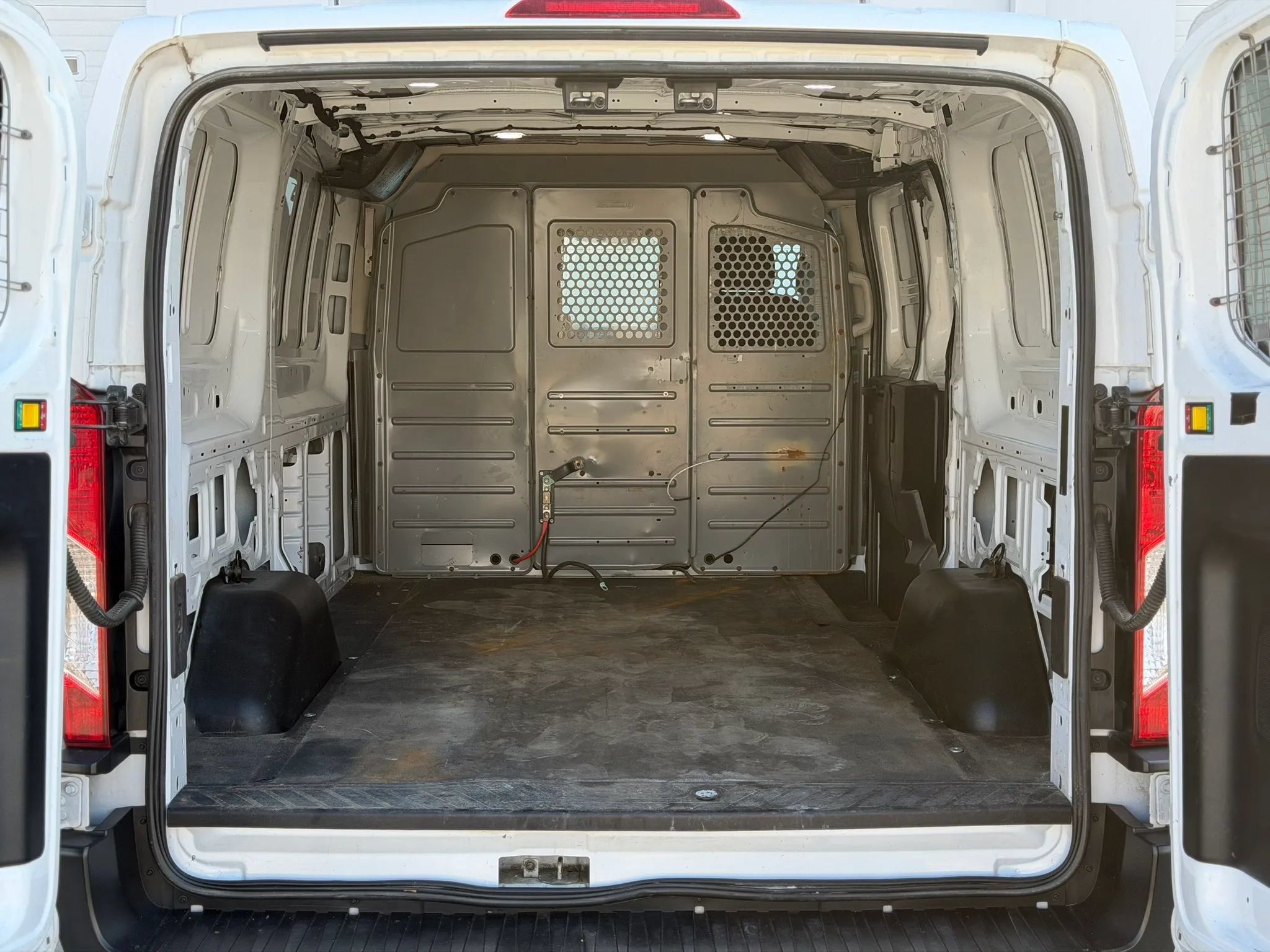 Used 2019 Ford Transit 150 130 Low Roof RWD image 11