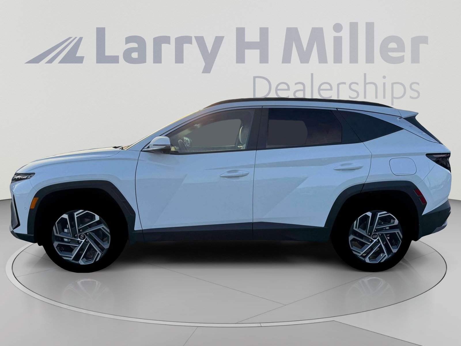 New 2026 Hyundai Tucson Limited AWD/4WD image 3