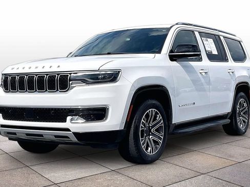 Used 2024 Jeep Wagoneer Series II w/ Flexible Seating Group RWD image 12
