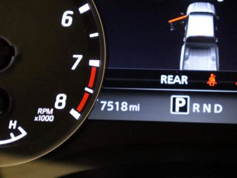 Used 2024 Nissan Frontier SV image 35