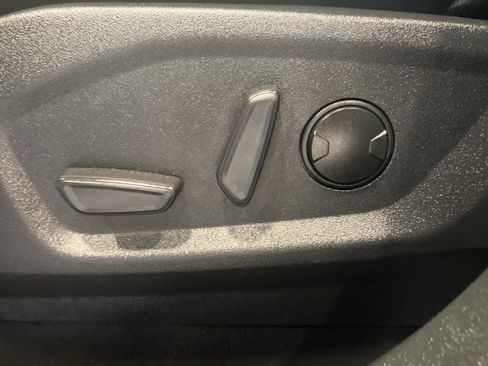 Used 2023 Ford Edge SEL w/ Convenience Package image 11