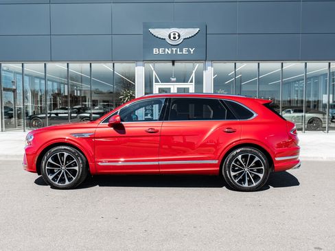 Certified 2024 Bentley Bentayga Extended Wheelbase AWD/4WD image 5