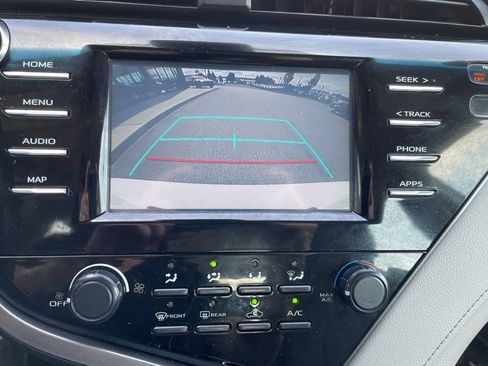 Used 2019 Toyota Camry LE FWD image 25