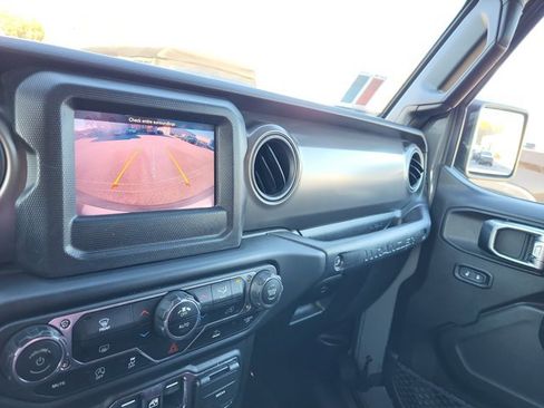 Used 2023 Jeep Wrangler Unlimited Sport image 36