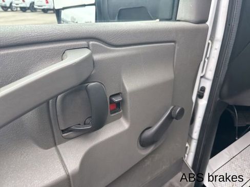 Used 2018 Chevrolet Express 3500 Work Van w/ Driver Convenience Package image 16