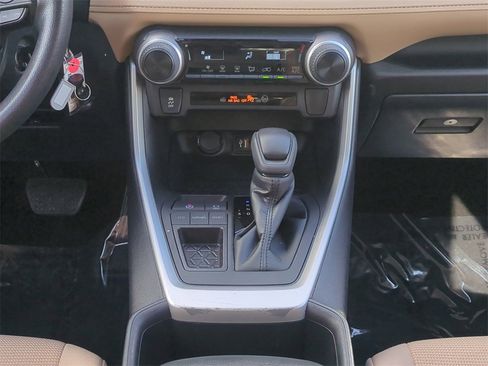 Used 2023 Toyota RAV4 LE image 19