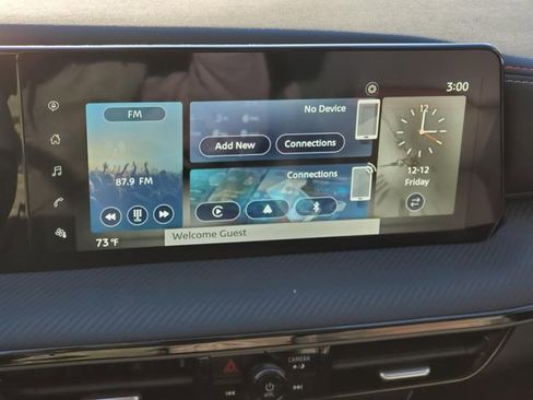 Certified 2025 Nissan Kicks SR image 27