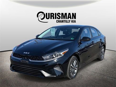 Used 2023 Kia Forte LXS image 5