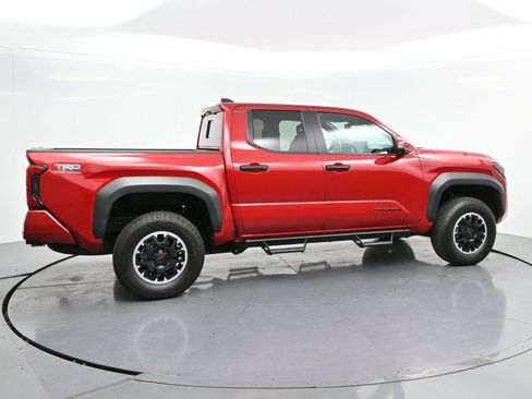 Used 2024 Toyota Tacoma TRD Off-Road w/ TRD Off Road Premium Package AWD/4WD image 8