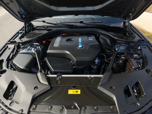 Used 2018 BMW 530e image 25