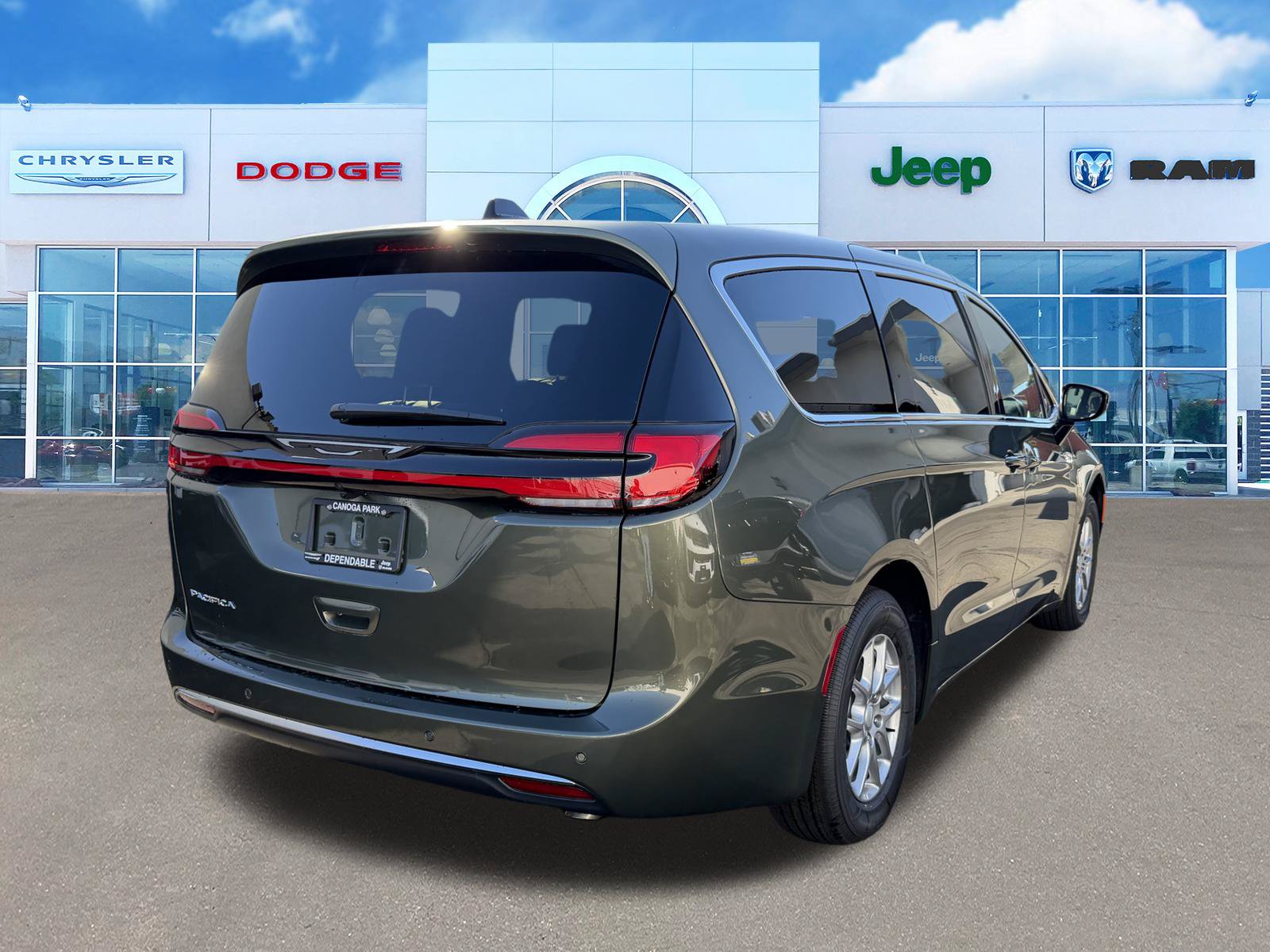New 2027 Chrysler Pacifica Select FWD image 10