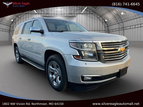 Used 2016 Chevrolet Suburban LTZ image 2