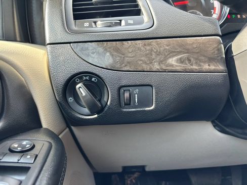 Used 2018 Dodge Grand Caravan SE w/ UConnect Hands-Free Group FWD image 21