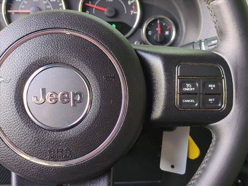 Used 2013 Jeep Wrangler Rubicon w/ PWR Convenience Group AWD/4WD image 28
