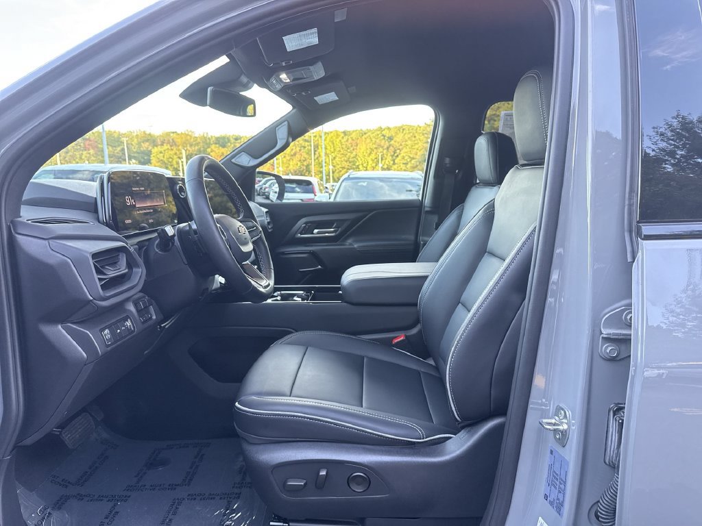 Used 2026 Chevrolet Silverado EV LT AWD/4WD image 13