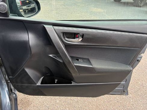Used 2017 Toyota Corolla LE image 16