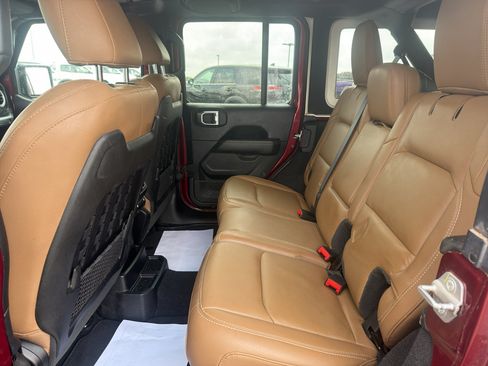 Used 2021 Jeep Wrangler Unlimited Rubicon AWD/4WD image 10