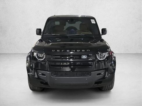 New 2026 Land Rover Defender 130 X-Dynamic SE image 2