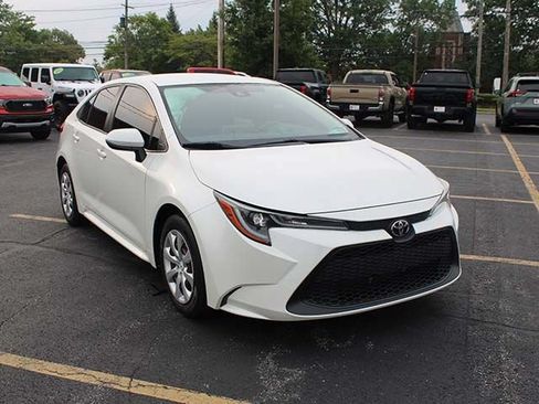 Used 2021 Toyota Corolla LE w/ Carpet Mat Package (TMS) FWD image 4