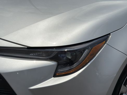 Used 2024 Toyota Corolla LE FWD image 9