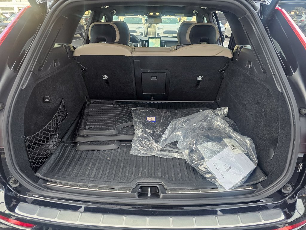 Certified 2026 Volvo XC60 T8 Plus w/ Protection Package Premier AWD/4WD image 29