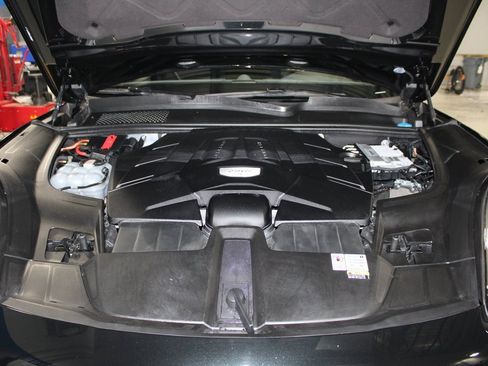 Used 2023 Porsche Cayenne S image 15