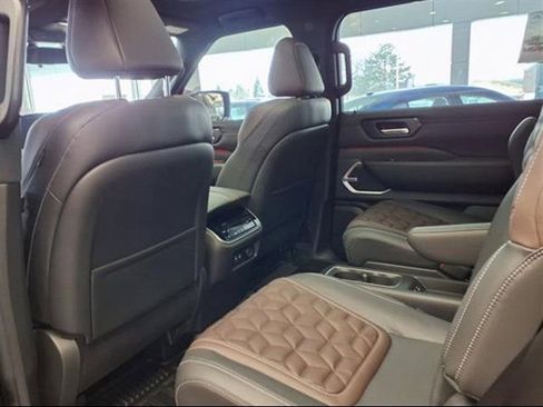 New 2025 Nissan Armada Platinum Reserve image 25