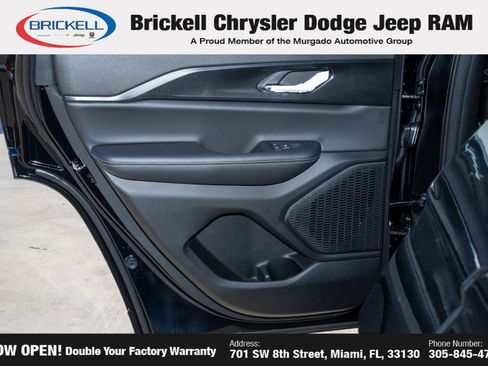 New 2025 Jeep Grand Cherokee Laredo X image 11