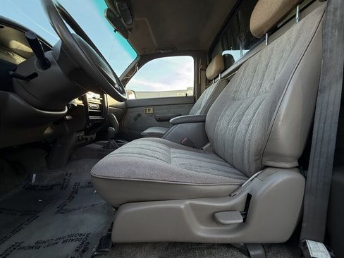 Used 1999 Toyota Tacoma 4x4 Regular Cab image 33