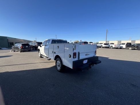 Used 2024 Chevrolet Silverado 2500 LT w/ Convenience Package image 8