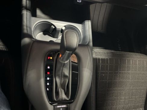 Used 2025 Honda HR-V LX image 14